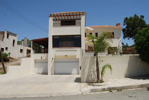 5 bed house in Choletria with central heating