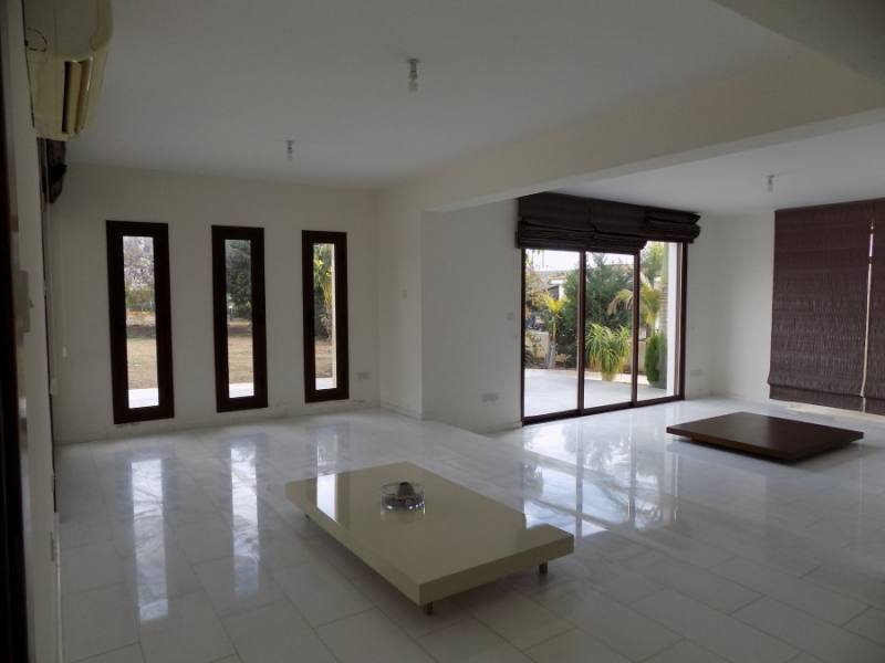 House for rent in Petridia