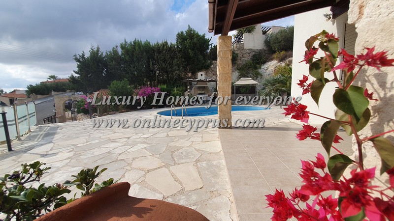 3 Bedroom furnished villa in Kamares