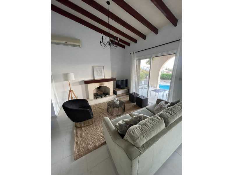 Lovely 2 bedroom bungalow in Kamares 