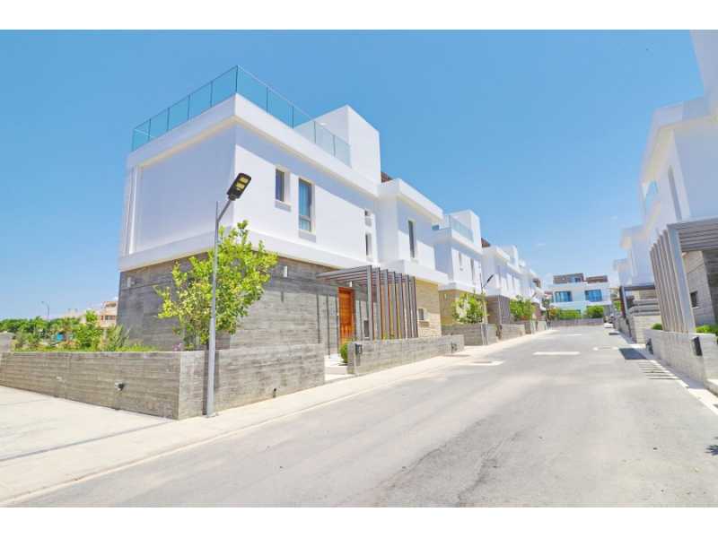 Modern villa for long term rent 