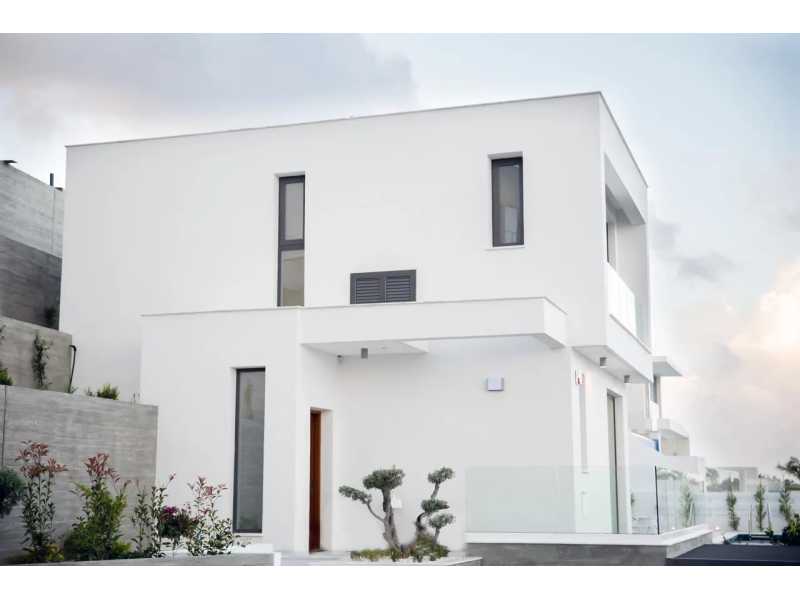 Modern luxury villa for long term rent in Chloraka 