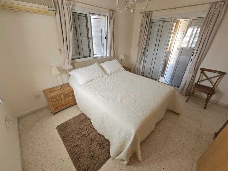 Spacious 3 bedroom apartment in Lower Chloraka 