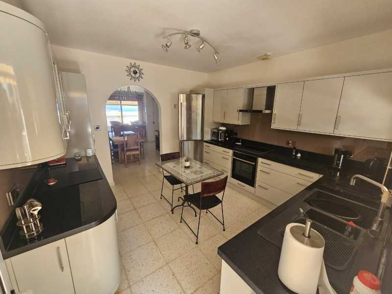 Spacious 3 bedroom apartment in Lower Chloraka 