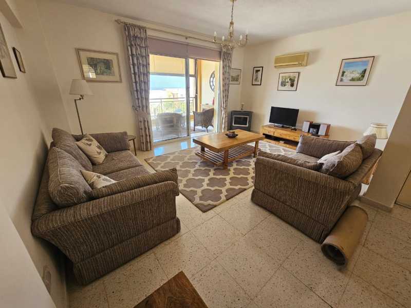 Spacious 3 bedroom apartment in Lower Chloraka 