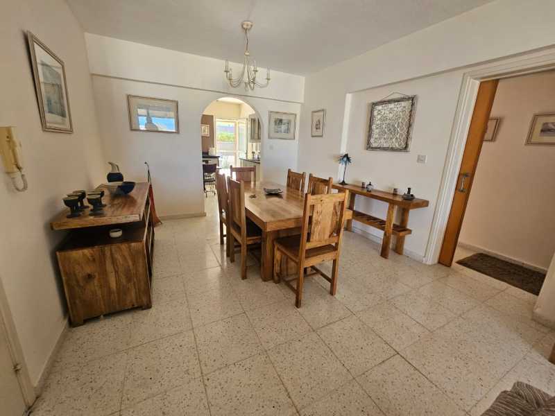 Spacious 3 bedroom apartment in Lower Chloraka 