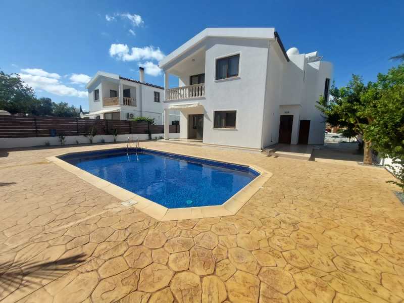 Unfurnished villa for long term rent 