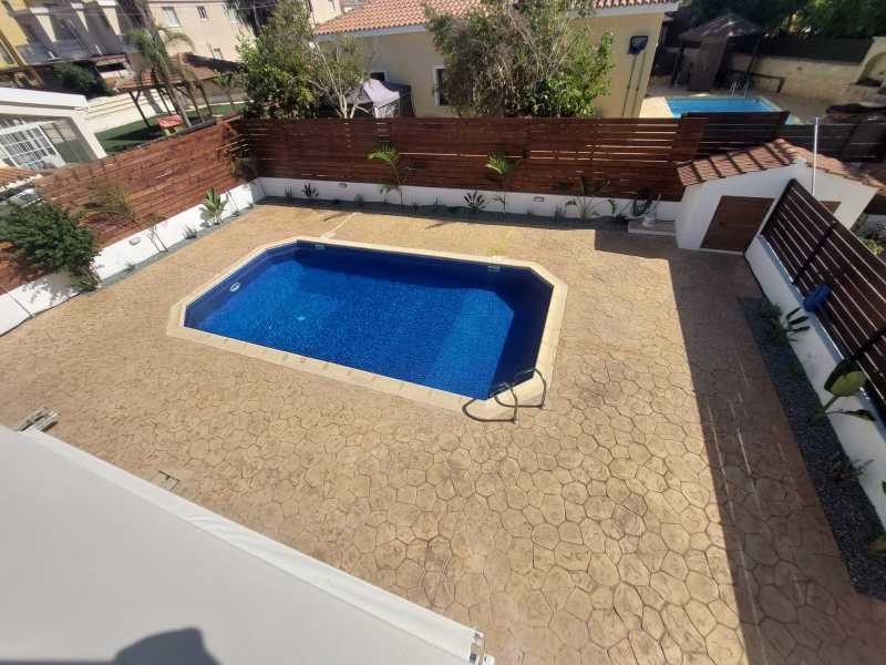 Unfurnished villa for long term rent 