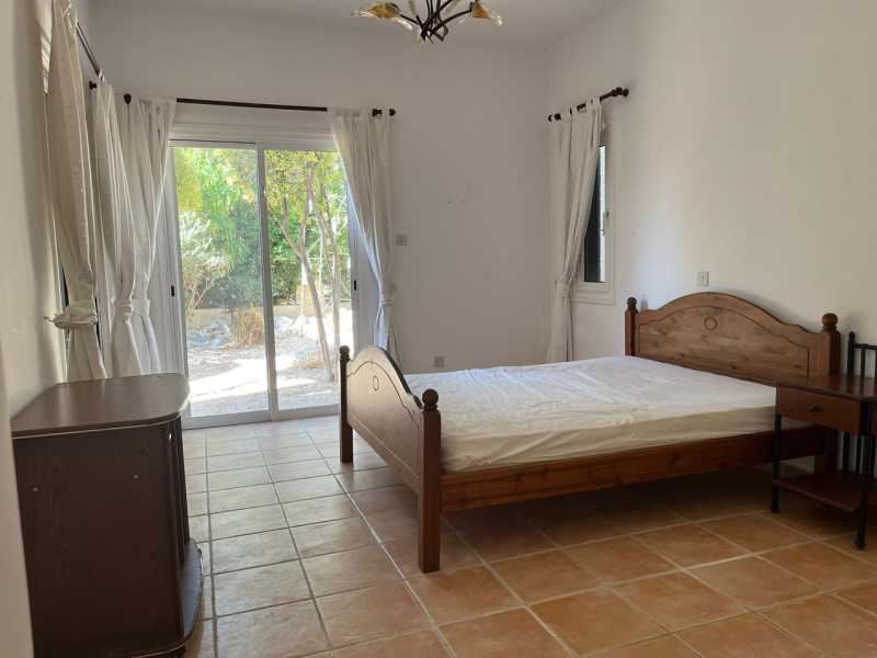 5 bedroom villa for long term rent in Kamares 