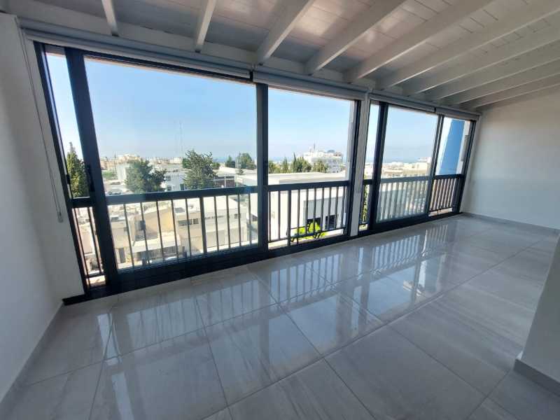 3 bedroom Top floor apartment for long term rent in Paphos center 