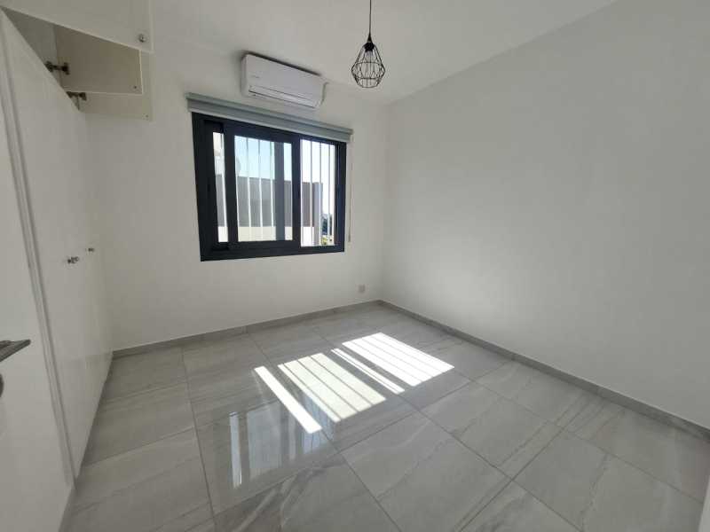 3 bedroom Top floor apartment for long term rent in Paphos center 