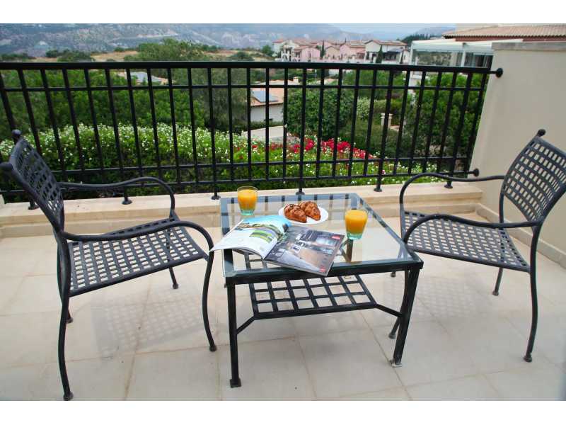 1 bedroom apartment in Aphrodite hills for long term rent 