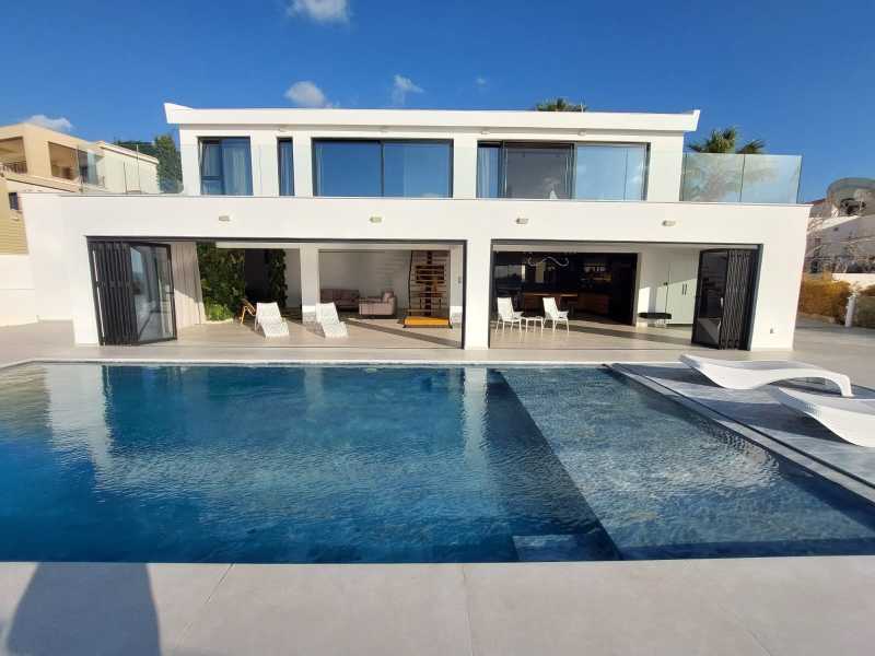 Luxury villa with amazing view for long term rent 