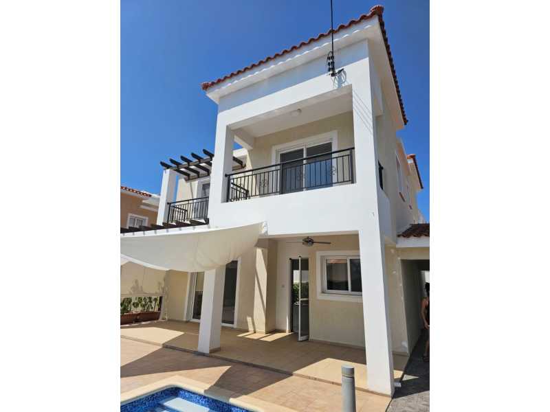 3 bed villa in Mandria for long term rent