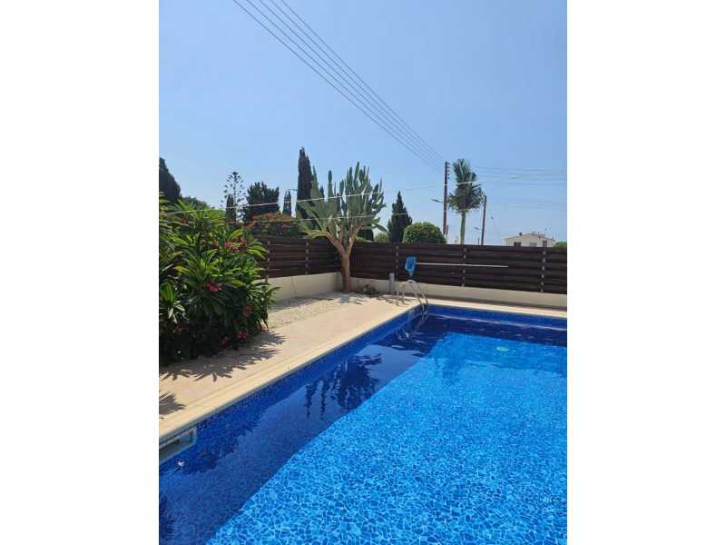 3 bed villa in Mandria for long term rent