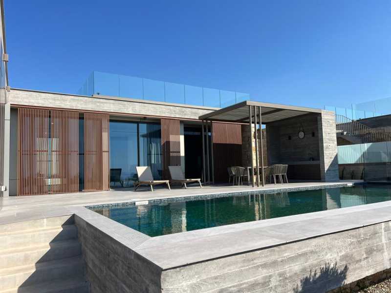 Modern villa for long term rent 