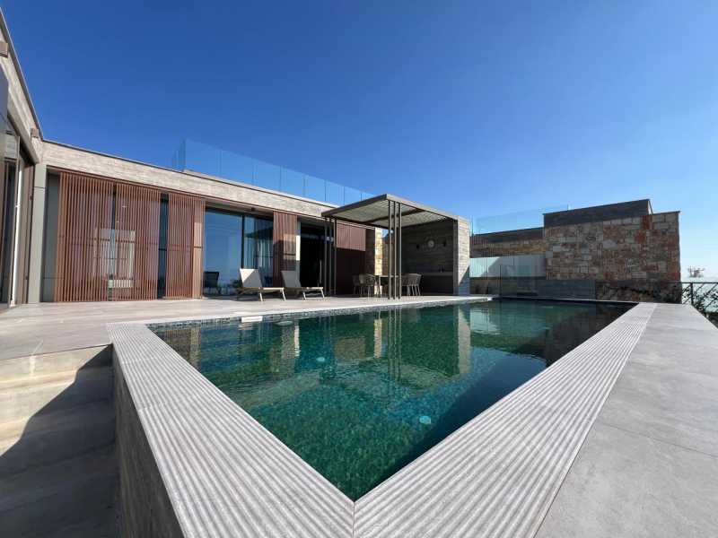 Modern villa for long term rent 