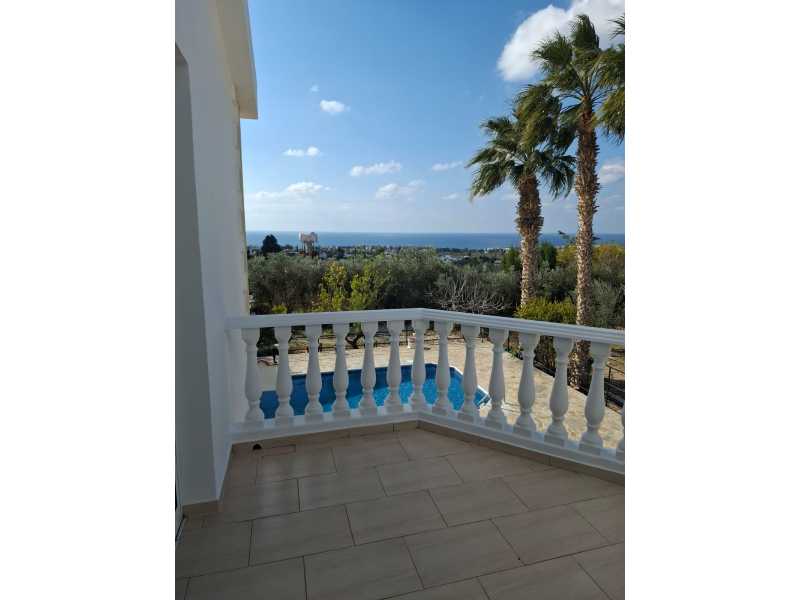 Villa for long term rent in Peyia 