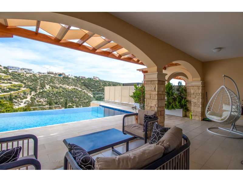 Junior villa in Aphrodite Hills with private pool 