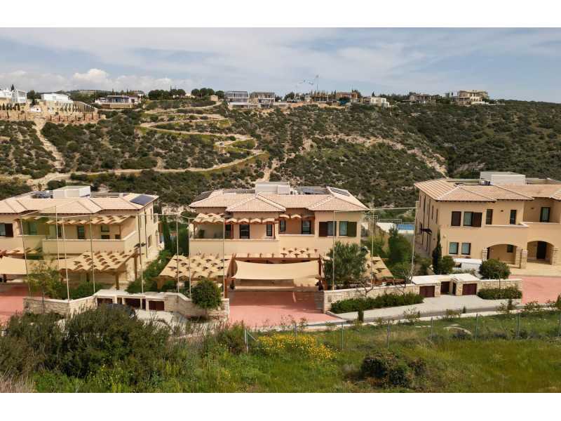 Junior villa in Aphrodite Hills with private pool 