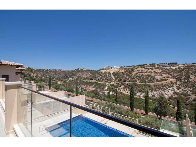 Junior villa in Aphrodite Hills with private pool 