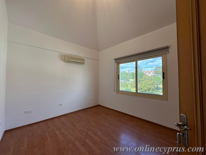 Spacious villa for long term rent