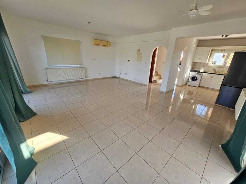 Unfurnished 3 bedroom in Chloraka 