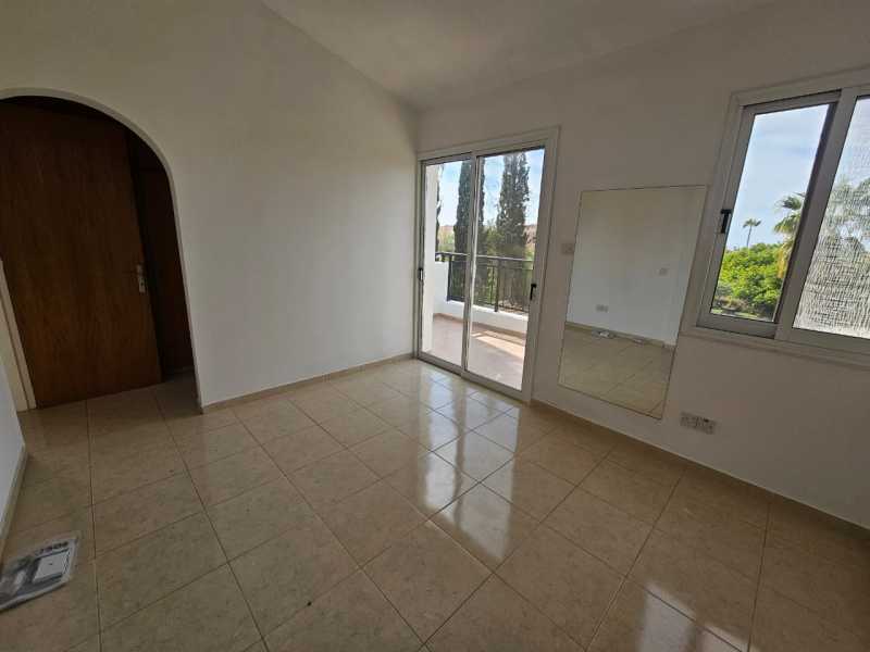 Unfurnished 3 bedroom in Chloraka 