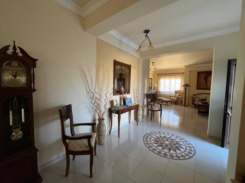 Spacious villa for sale in Emba 