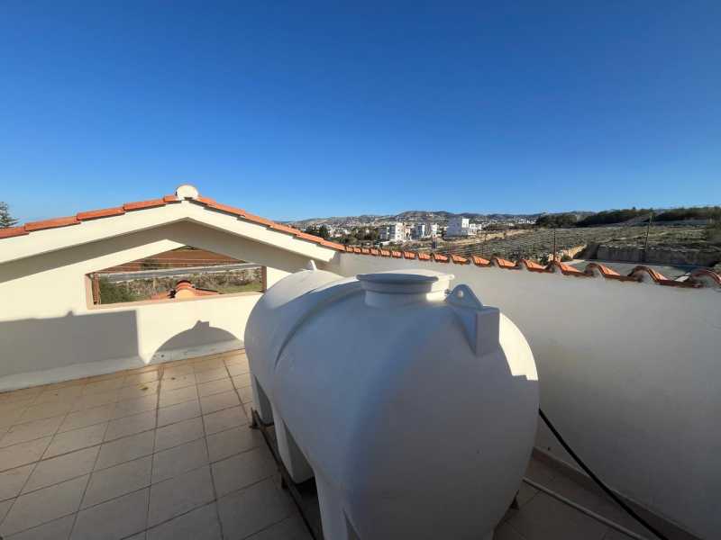 Spacious villa for sale in Emba 