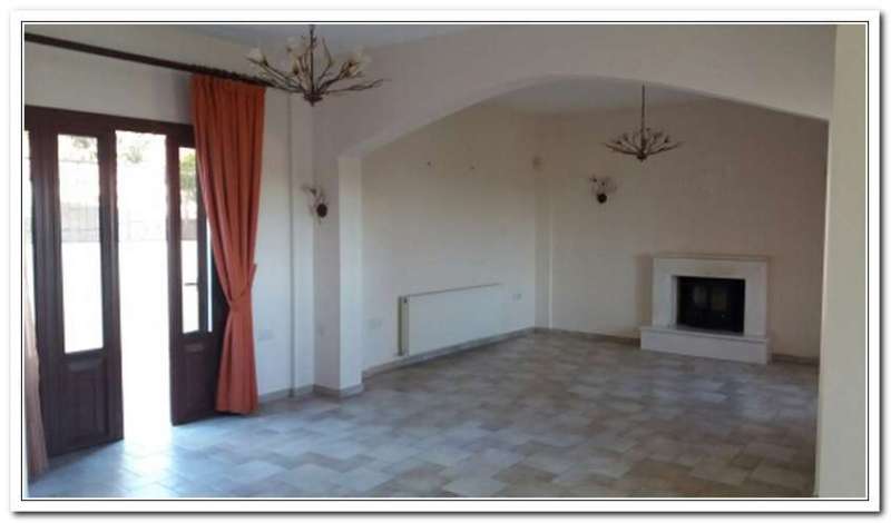 5 bed house in Choletria with central heating