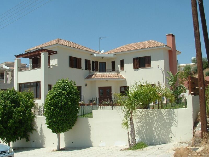 5 bed house in Choletria with central heating