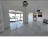 3 bedroom Top floor apartment for long term rent in Paphos center 