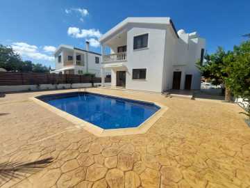 Unfurnished villa for long term rent 